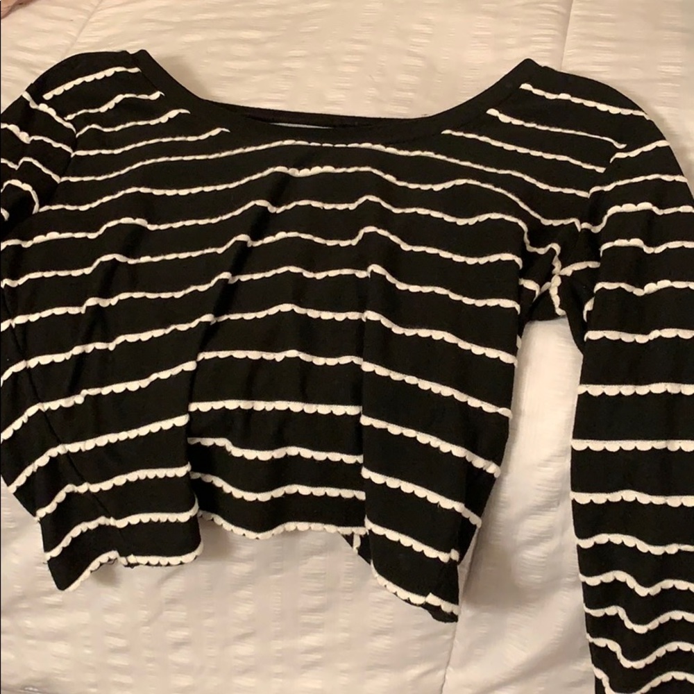 3/4 sleeve striped crop top